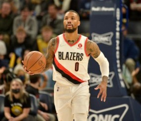 开云体育官方网站-赛季中期可能被交易的8大球星 欧文西蒙斯领衔