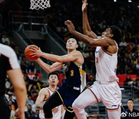 开云体育官方网站-40分惨败后又输了10分！广东惨遭上海双杀：杜锋恐裁掉萨林杰？|广东队|上海队|上海男篮|广东男篮|马尚-布鲁克斯_新浪体育_新浪新闻