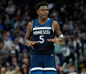 开云官方网站-爱德华兹42+8波齐姆斯基25+10 森林狼客场击败勇士