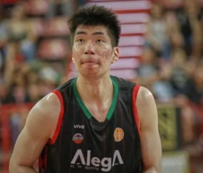 开云官方网站-这场有点铁！余嘉豪5中1得8分，错失多个机会，造杀伤能力是真强|篮板|比赛|罚球|男篮|数据_新浪体育_新浪新闻